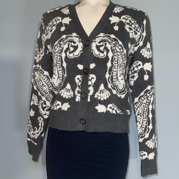 Ophelia Roe Sweaters - Ophelia Roe grey white paisley long sleeve v-neck cardigan sweater womans S